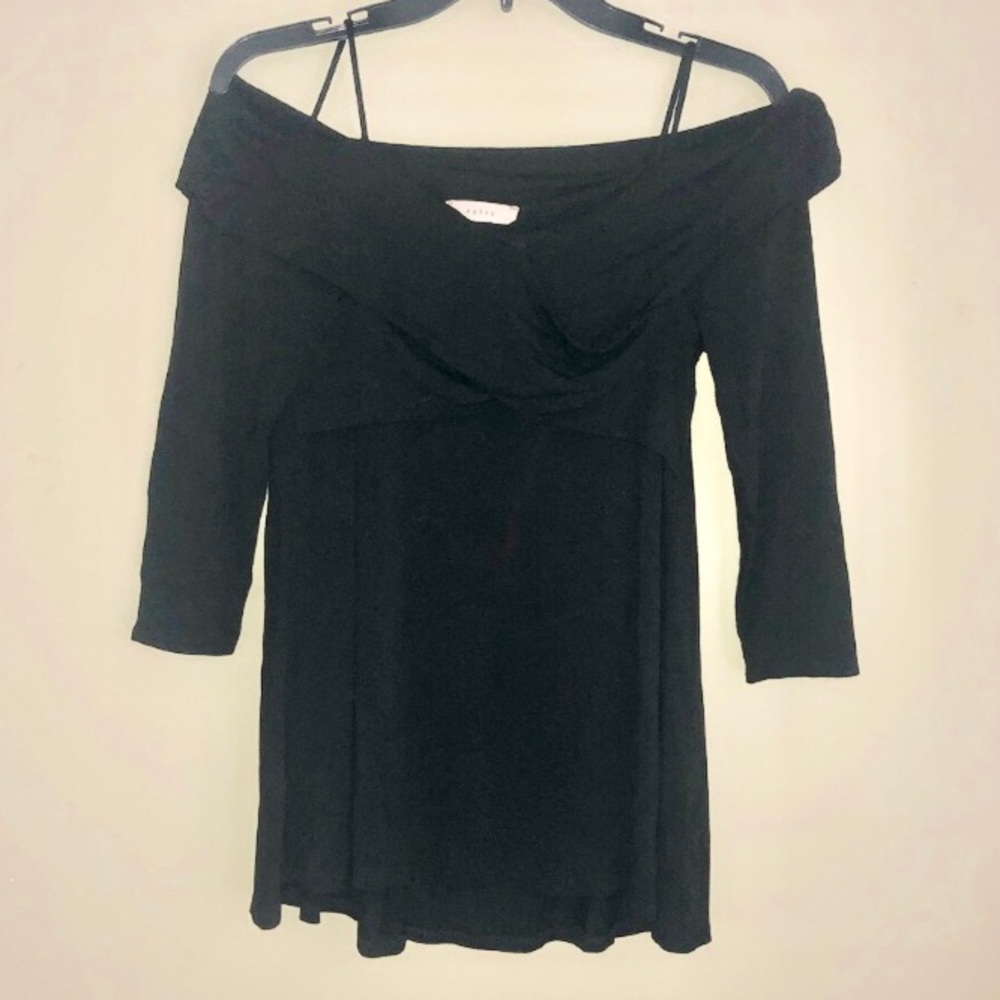 🆕SUPER🔥SEXY COLD SHOULDER TOP🖤